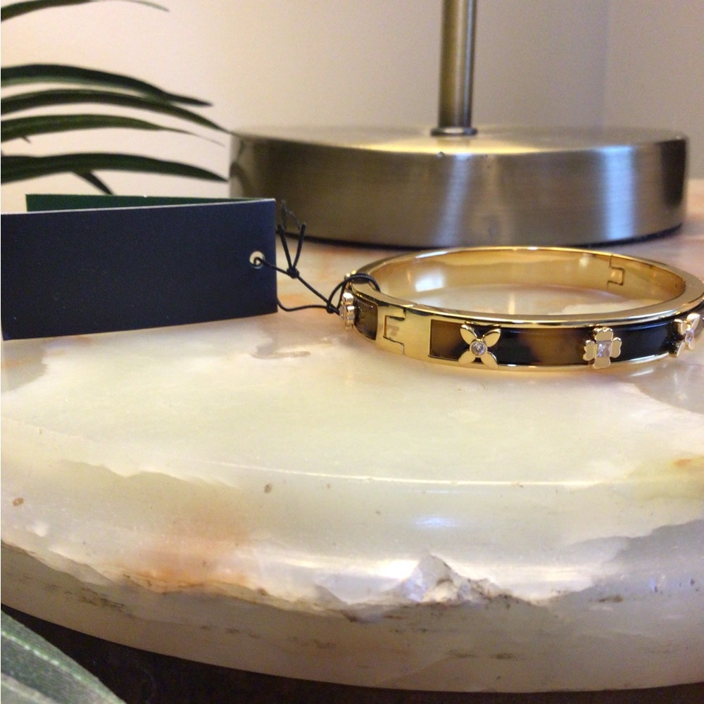 🌸 Kate Spade Gold Floral Hinged Bangle Bracelet – NWT